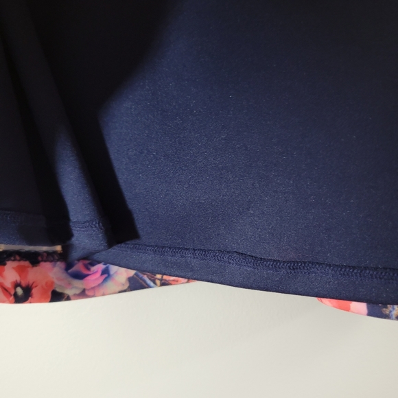 BETSEY JOHNSON navy floral jewel neck short sleeve stretchy sheath dress - Picture 7 of 9